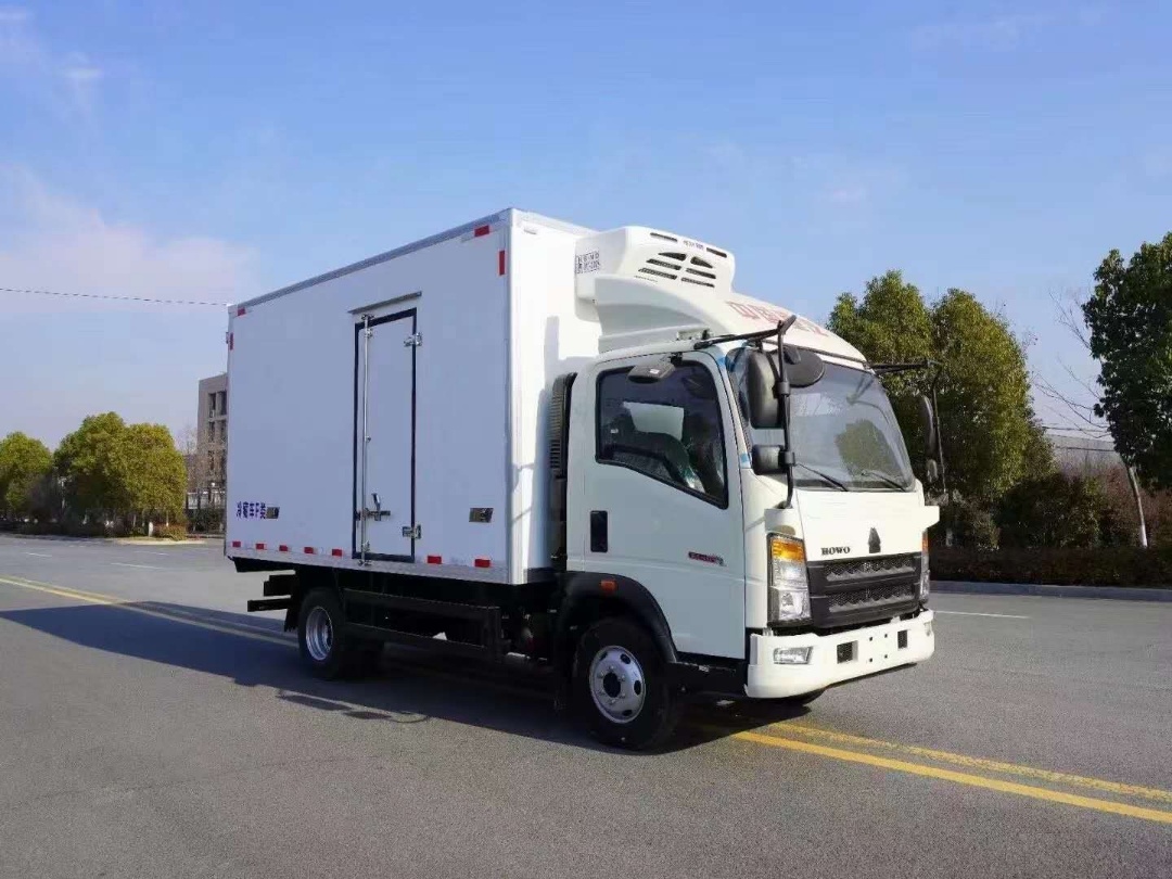（國(guó)六）重汽小金牛冷藏車(chē)