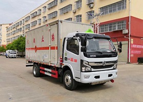 程力威牌CLW5120XQYE6型爆破器材運(yùn)輸車(chē)