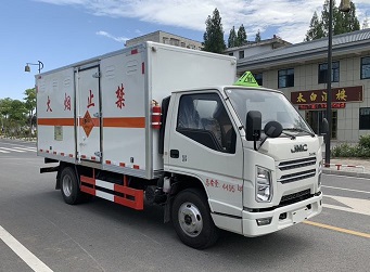 程力威牌CLW5041XQYJ6型爆破器材運(yùn)輸車(chē)